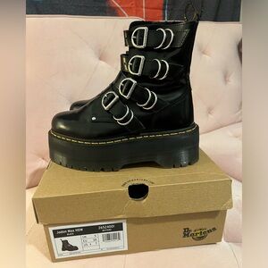 Dr. Martens Jadon Max Hardware